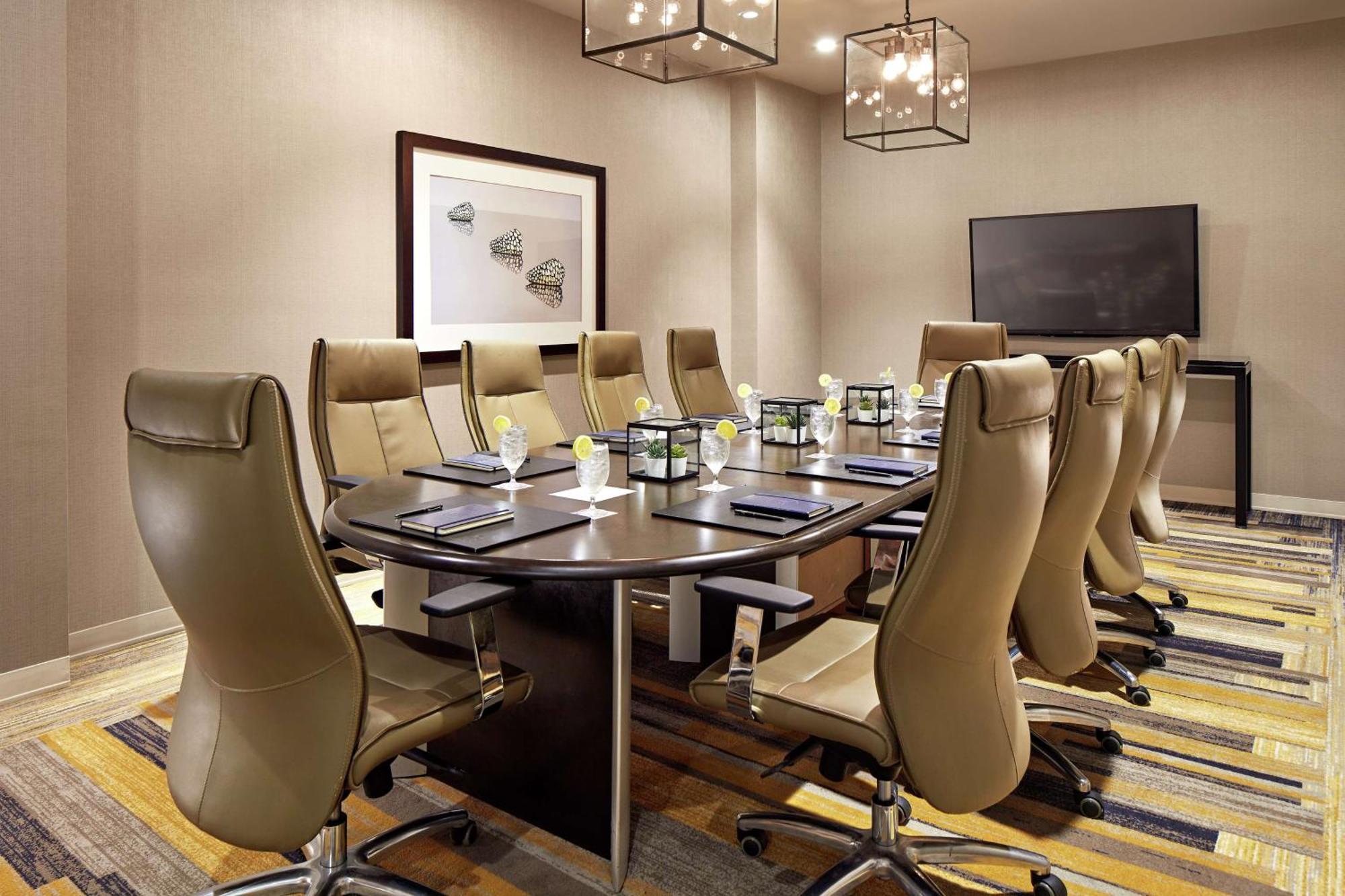 Hilton San Diego Mission Valley Экстерьер фото