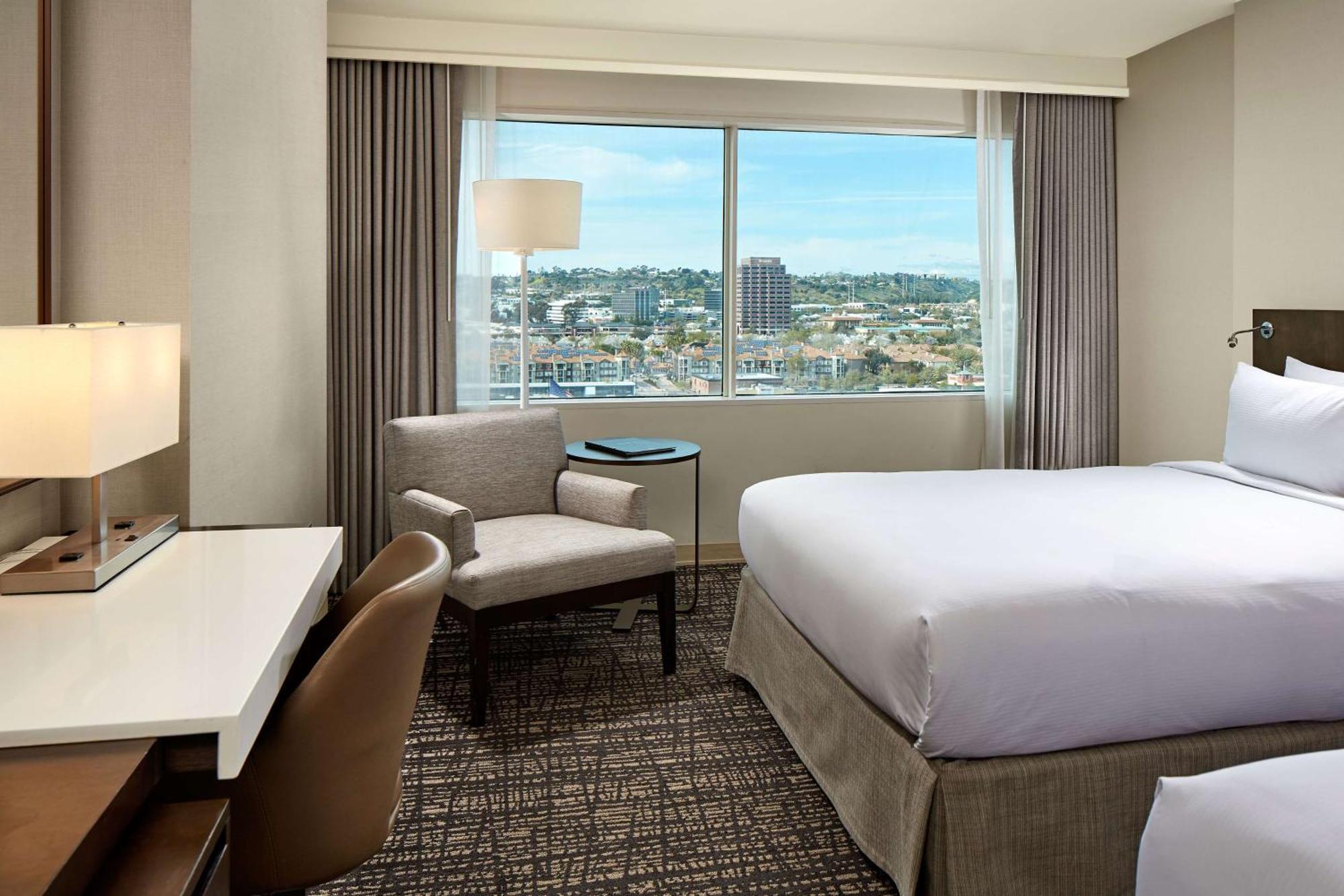 Hilton San Diego Mission Valley Экстерьер фото