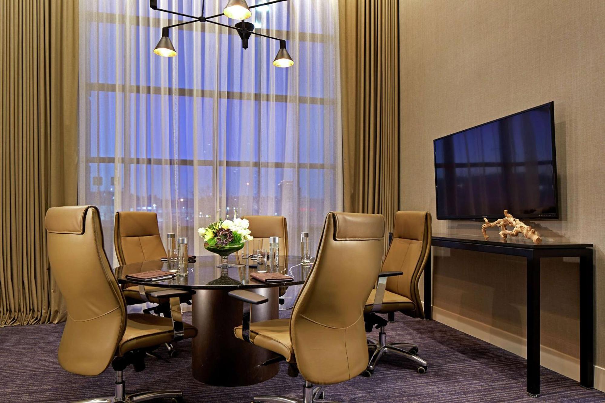 Hilton San Diego Mission Valley Экстерьер фото
