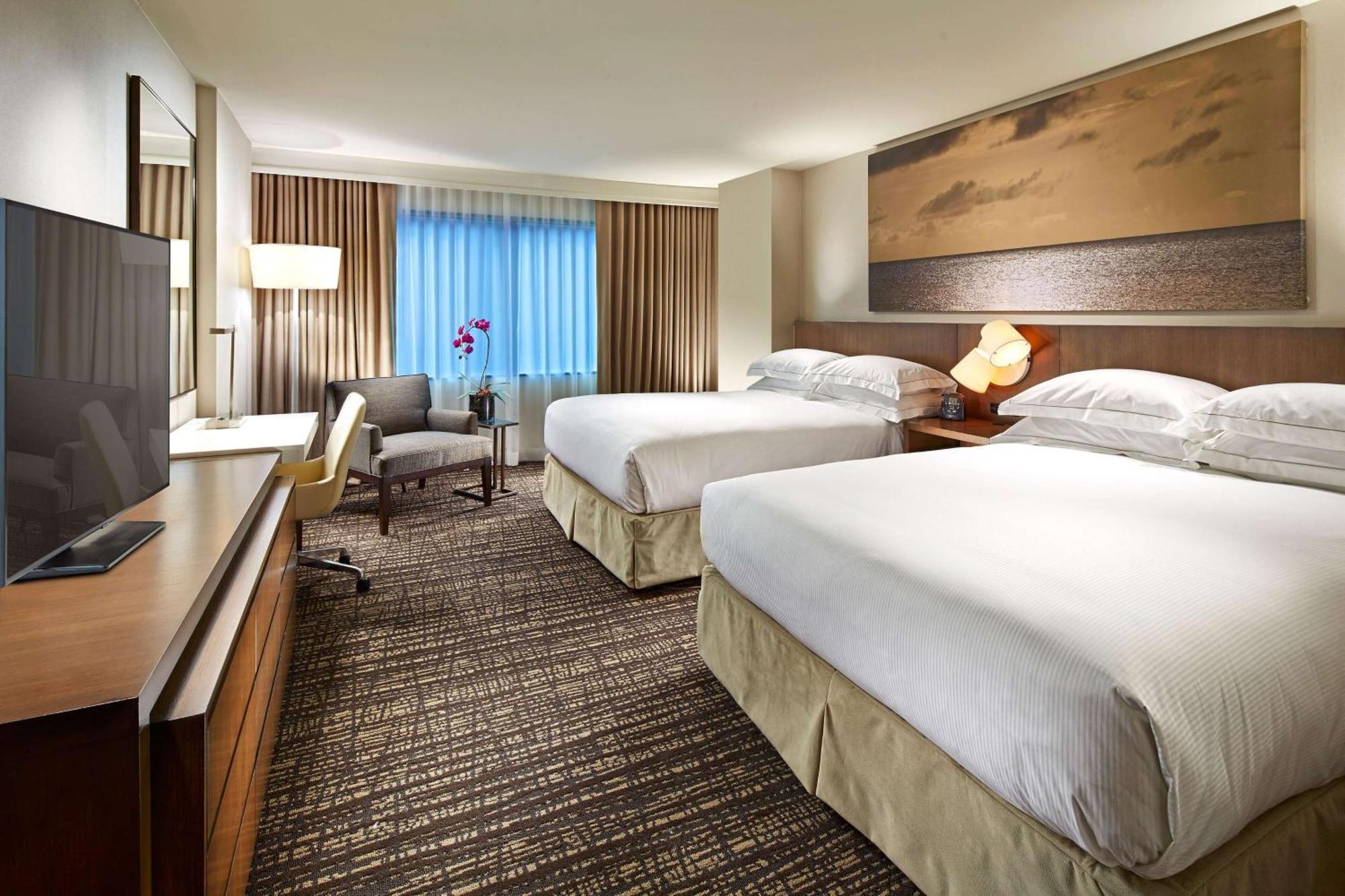 Hilton San Diego Mission Valley Экстерьер фото