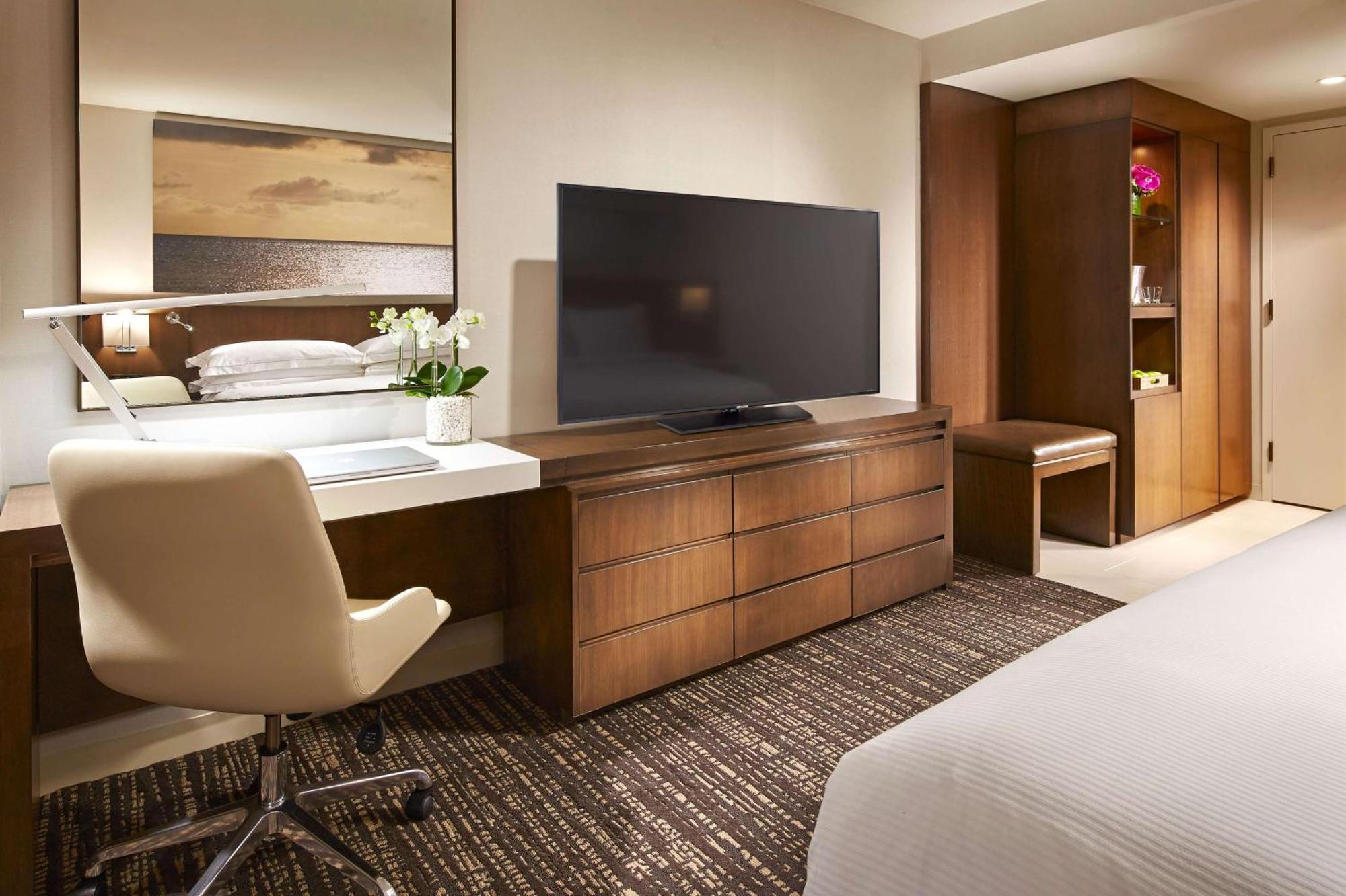 Hilton San Diego Mission Valley Экстерьер фото