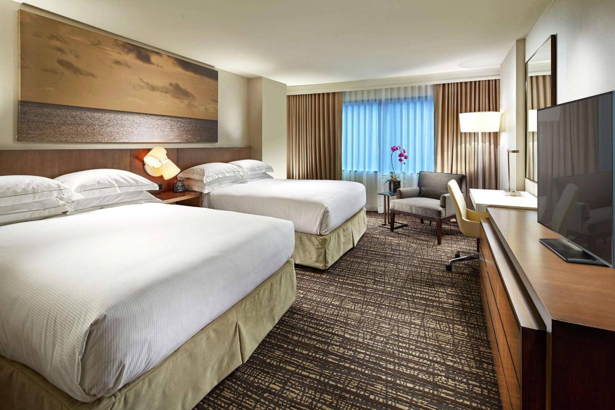 Hilton San Diego Mission Valley Экстерьер фото