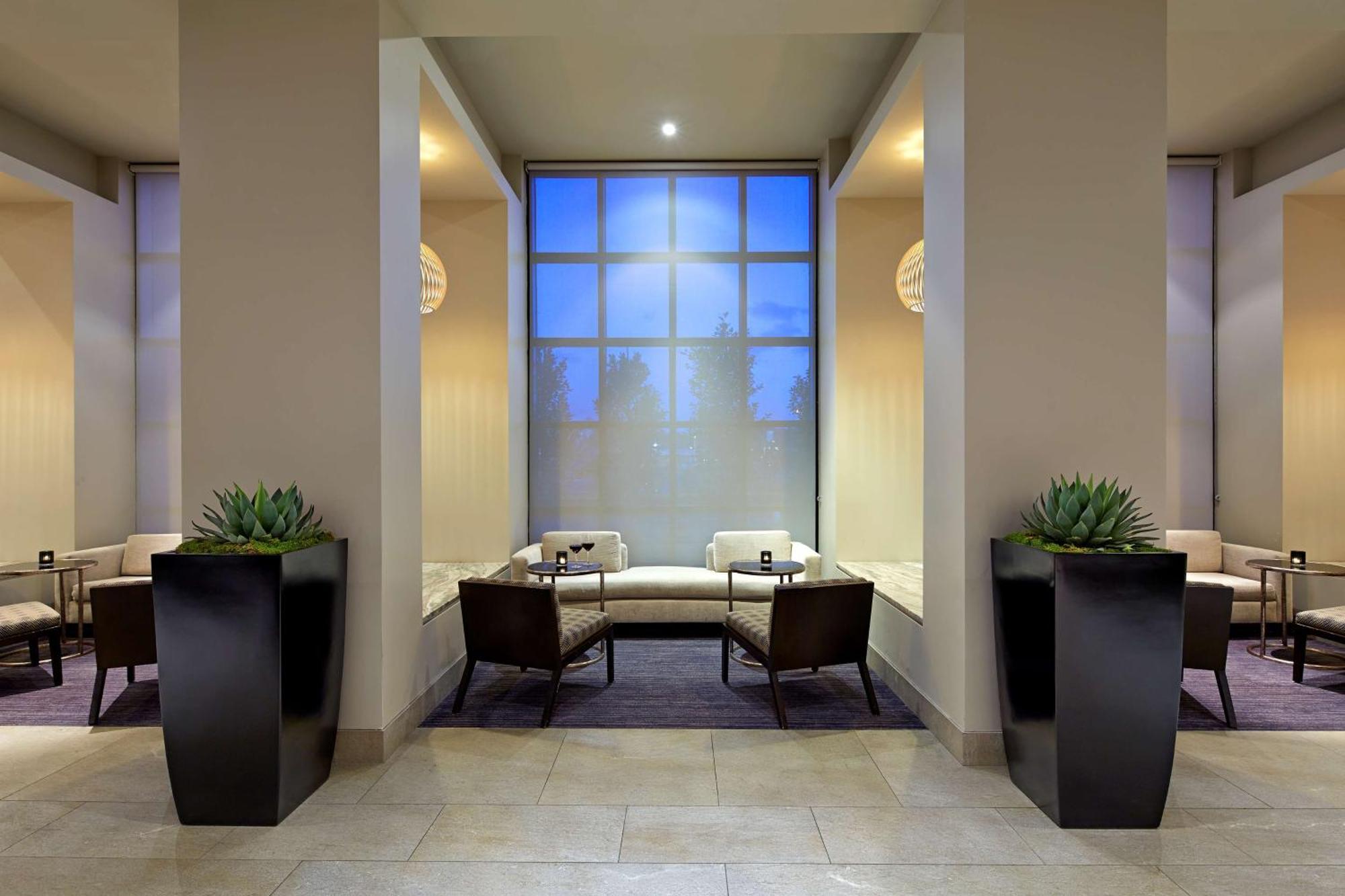 Hilton San Diego Mission Valley Экстерьер фото