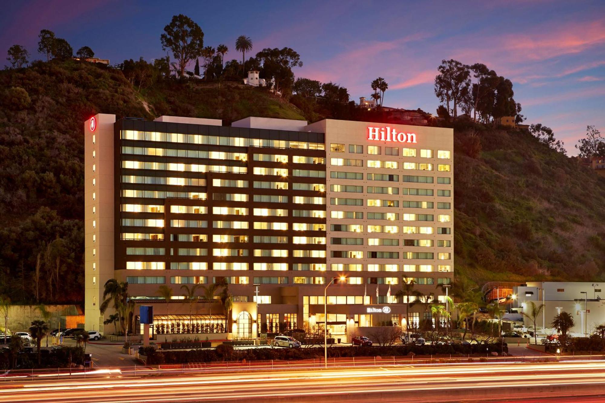 Hilton San Diego Mission Valley Экстерьер фото