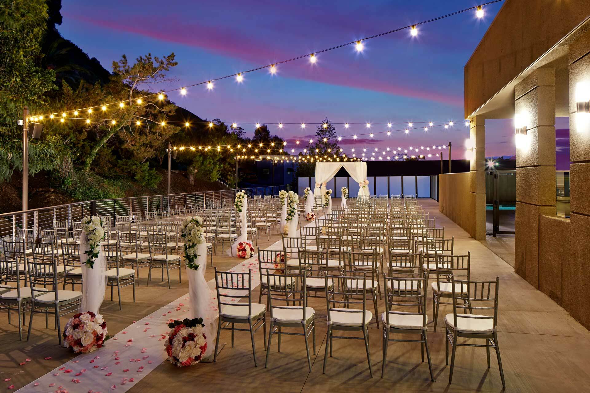 Hilton San Diego Mission Valley Экстерьер фото